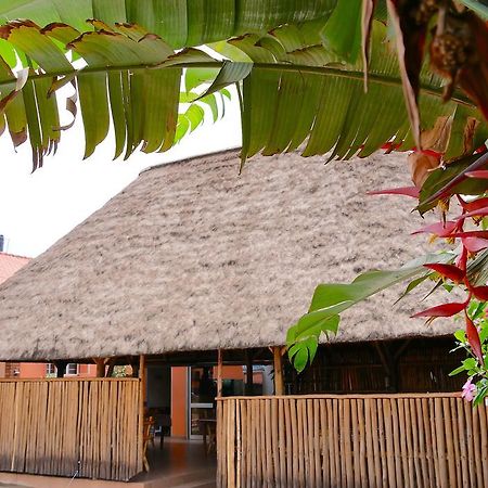 Hotel Acacia カンパラ エクステリア 写真