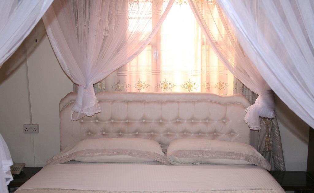 Hotel Acacia カンパラ 部屋 写真